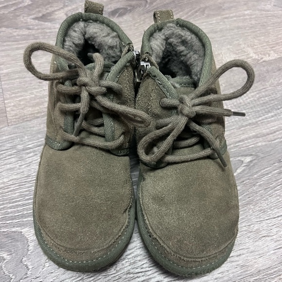 UGG Kids Neumel II Kids' Shoe Moss Green 11T - Picture 2 of 8